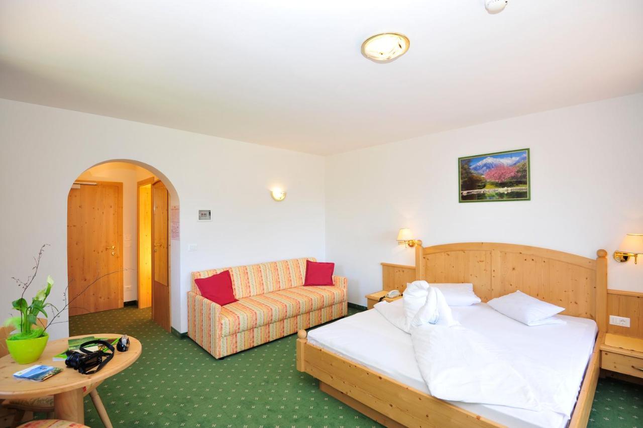 Hotel Weger Tirolo Esterno foto